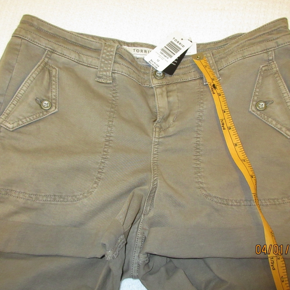 NWT Torrid tan hiking shorts